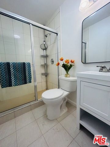 740 N Hill Place 1, Los Angeles, CA 90012