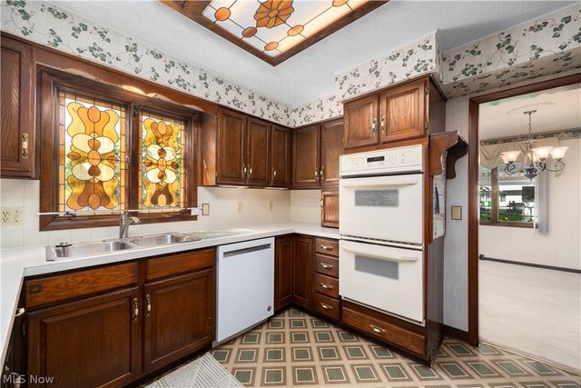 3516 Meadowbrook Drive, Lorain, OH 44053