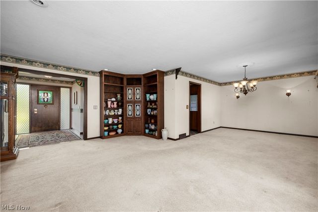 3516 Meadowbrook Drive, Lorain, OH 44053
