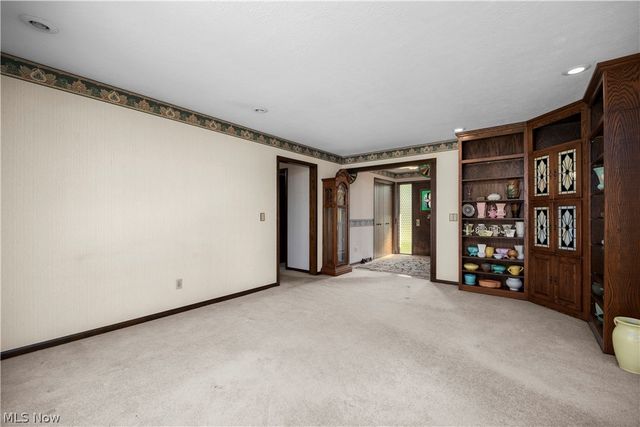 3516 Meadowbrook Drive, Lorain, OH 44053