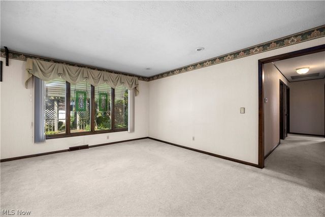 3516 Meadowbrook Drive, Lorain, OH 44053