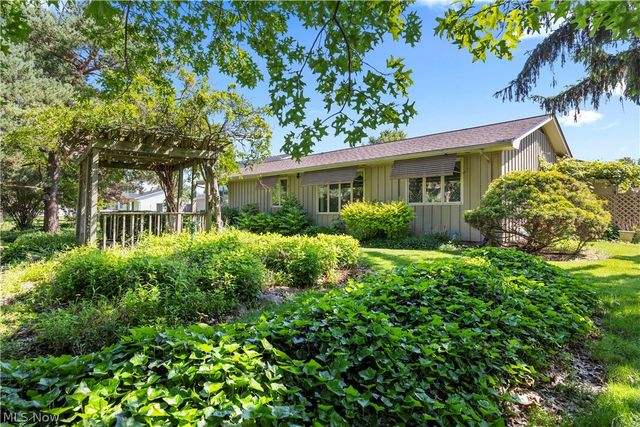 3516 Meadowbrook Drive, Lorain, OH 44053