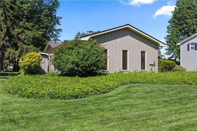 3516 Meadowbrook Drive, Lorain, OH 44053