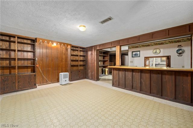 3516 Meadowbrook Drive, Lorain, OH 44053