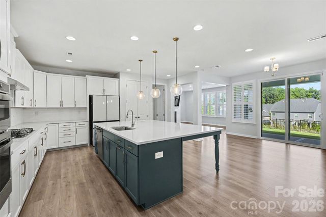 8017 Creek Park Drive, Denver, NC 28037
