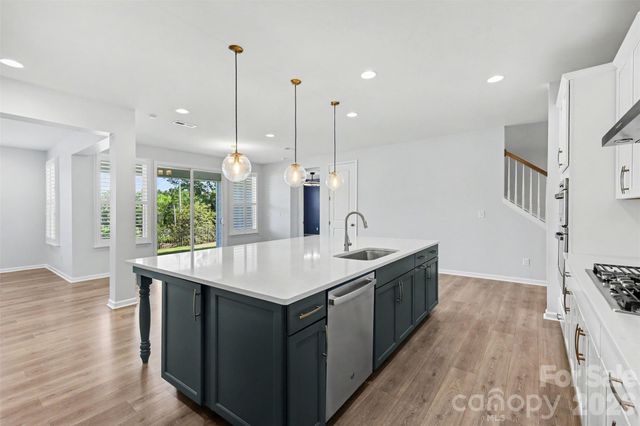 8017 Creek Park Drive, Denver, NC 28037