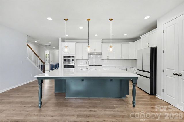 8017 Creek Park Drive, Denver, NC 28037