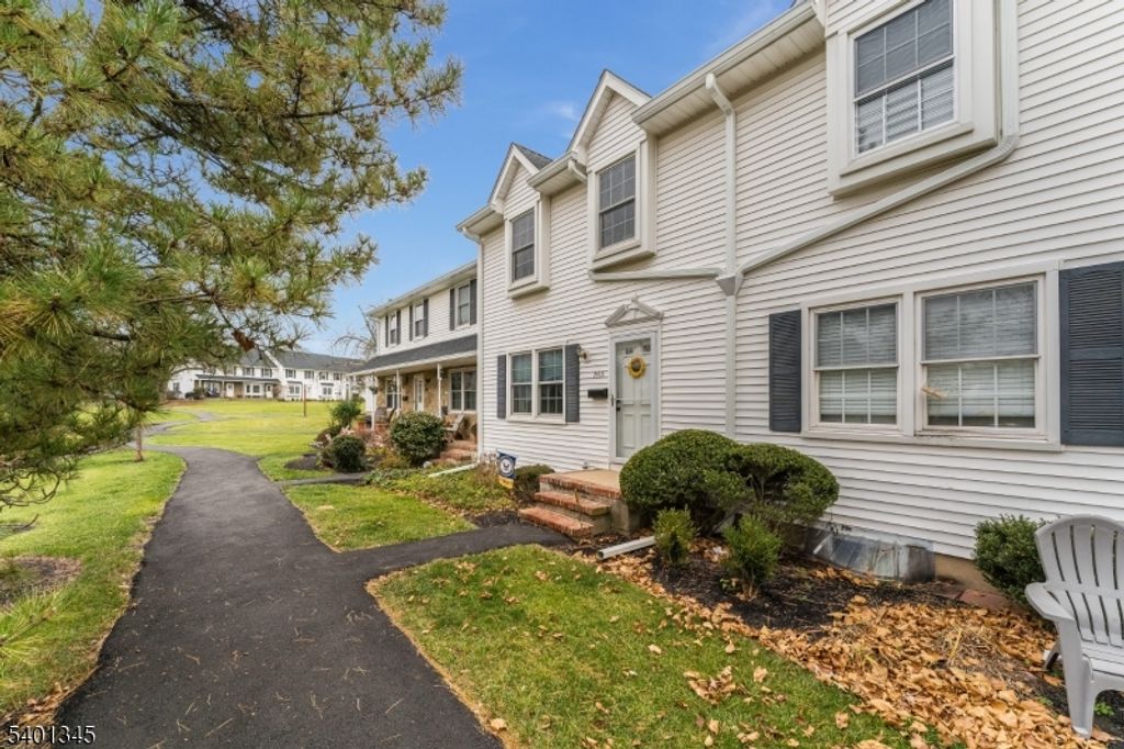 2103 Jamestown Cmn, Hillsborough Twp., NJ 08844