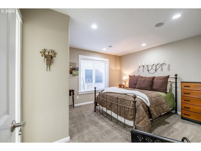 745 Se GLENDOVER Ln, Dallas, OR 97338