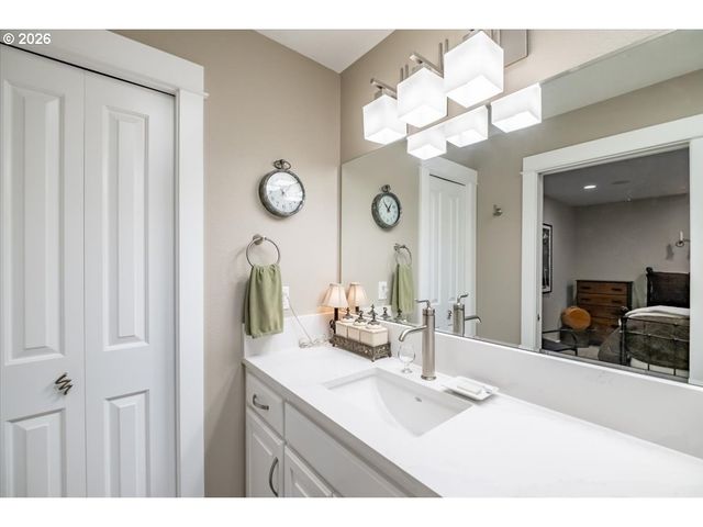 745 Se GLENDOVER Ln, Dallas, OR 97338