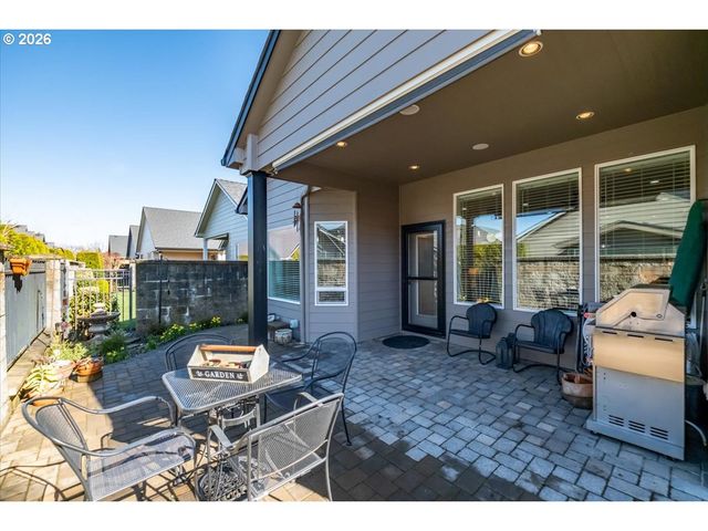 745 Se GLENDOVER Ln, Dallas, OR 97338