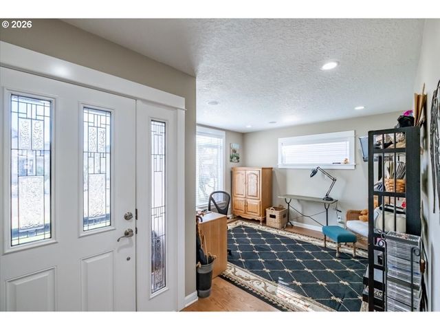 745 Se GLENDOVER Ln, Dallas, OR 97338