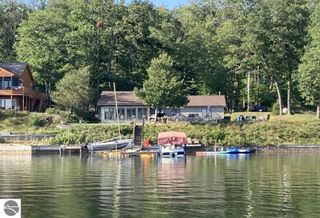 9321 W Oak Drive, Lake City, MI 49651