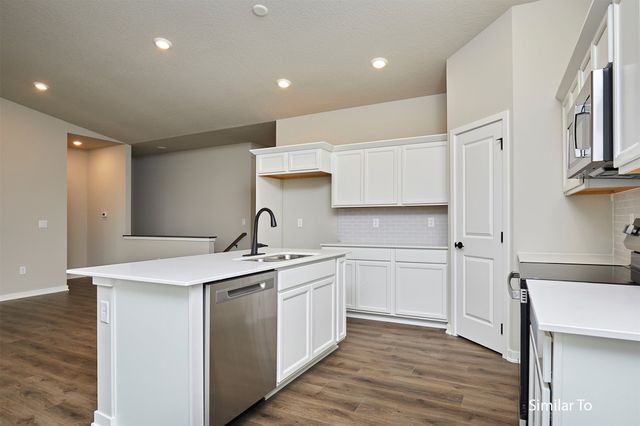 9938 Watermeadow Circle, Johnston, IA 50131