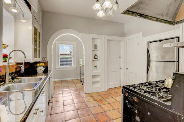 5221 Mulford Street, Houston, TX 77023