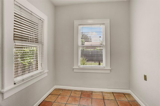 5221 Mulford Street, Houston, TX 77023