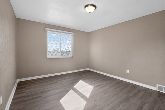 8030 Lincoln Rd, Penn Hills, PA 15147