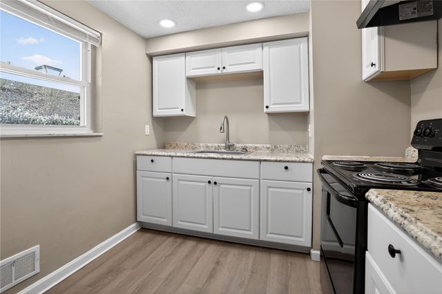 8030 Lincoln Rd, Penn Hills, PA 15147