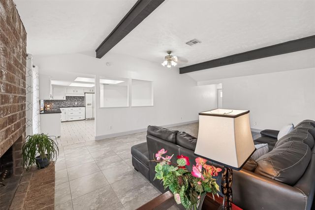 3031 Shawnee Drive, Sugar Land, TX 77479