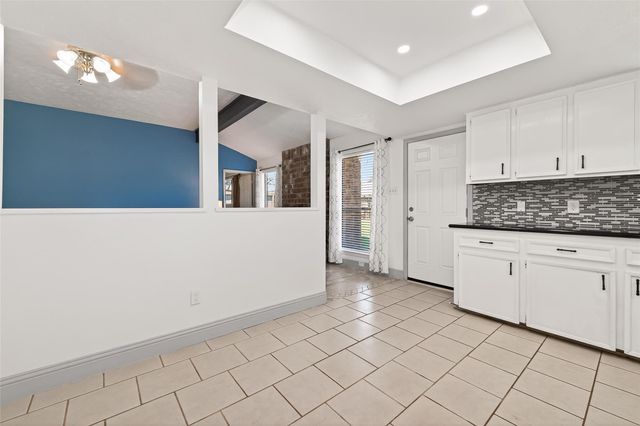 3031 Shawnee Drive, Sugar Land, TX 77479