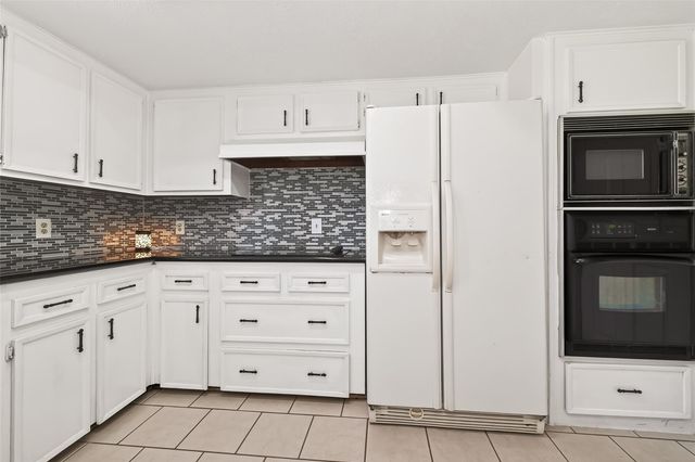 3031 Shawnee Drive, Sugar Land, TX 77479