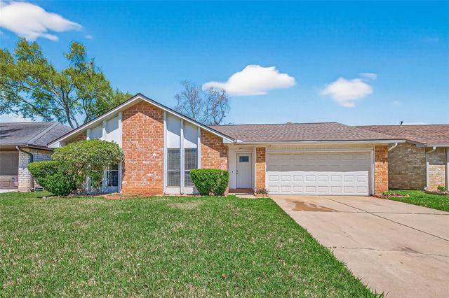3031 Shawnee Drive, Sugar Land, TX 77479