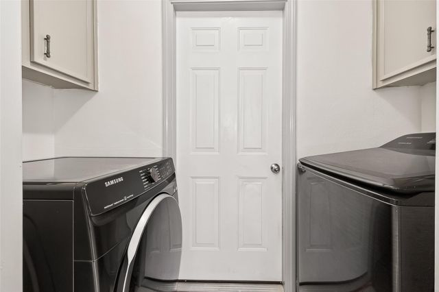 3031 Shawnee Drive, Sugar Land, TX 77479