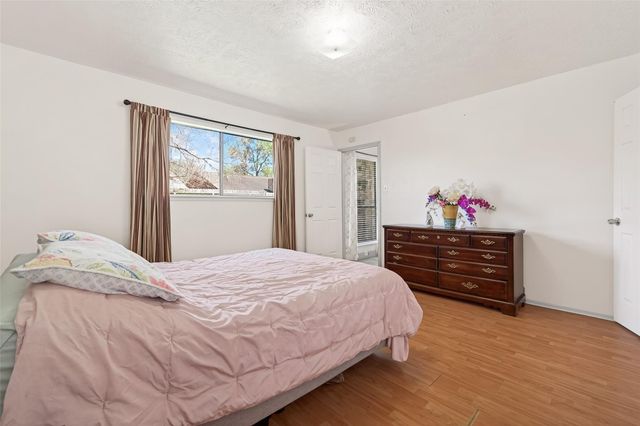 3031 Shawnee Drive, Sugar Land, TX 77479