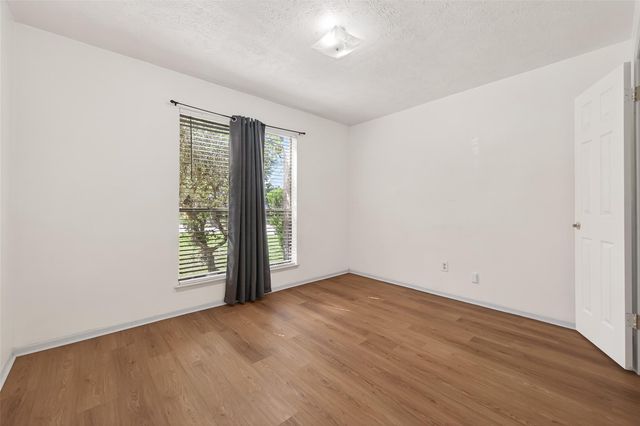 3031 Shawnee Drive, Sugar Land, TX 77479