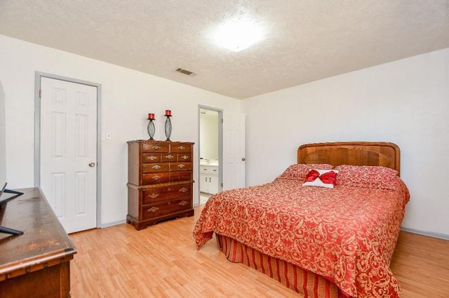 3031 Shawnee Drive, Sugar Land, TX 77479