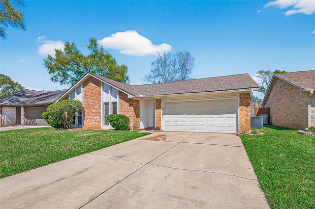 3031 Shawnee Drive, Sugar Land, TX 77479