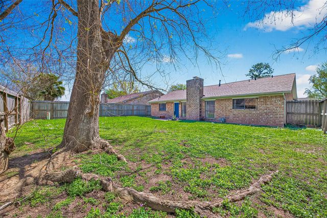 3031 Shawnee Drive, Sugar Land, TX 77479