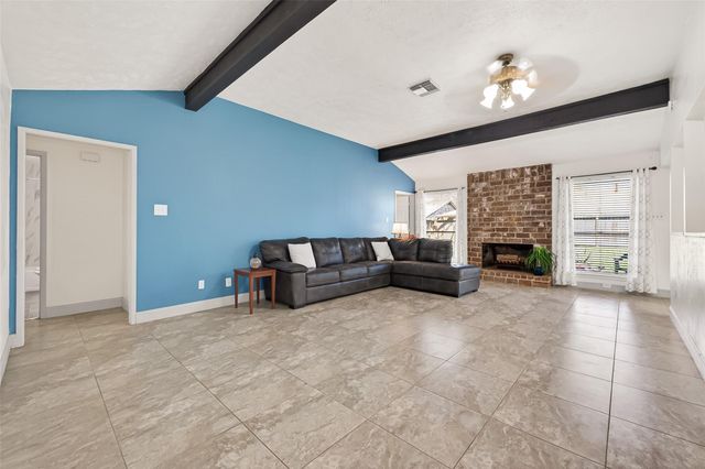 3031 Shawnee Drive, Sugar Land, TX 77479