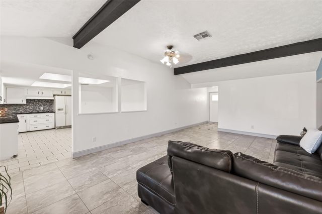 3031 Shawnee Drive, Sugar Land, TX 77479