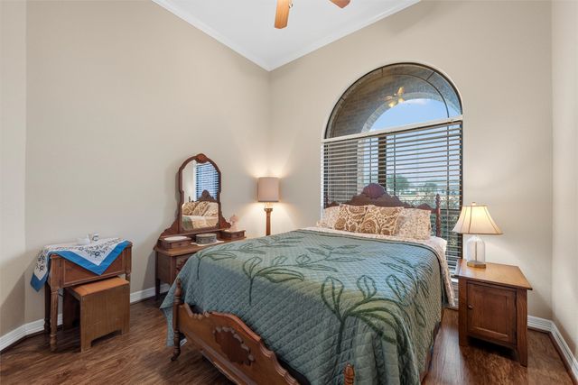 380 N Quail Run Drive, West, TX 76691