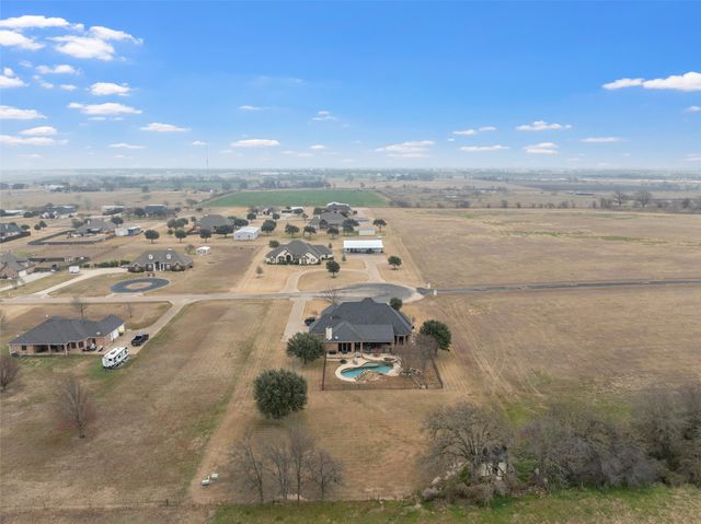 380 N Quail Run Drive, West, TX 76691