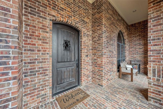 380 N Quail Run Drive, West, TX 76691