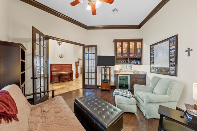 380 N Quail Run Drive, West, TX 76691