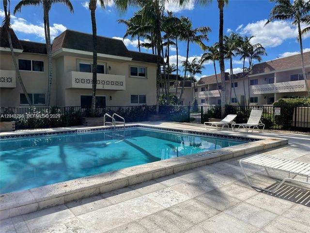 14500 SW 88th Ave 151, Palmetto Bay, FL 33176