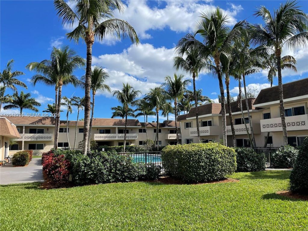 14500 SW 88th Ave 151, Palmetto Bay, FL 33176