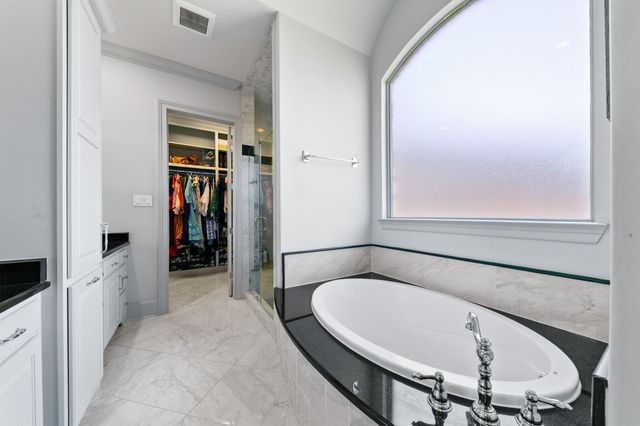 14122 Barryknoll Lane, Houston, TX 77079