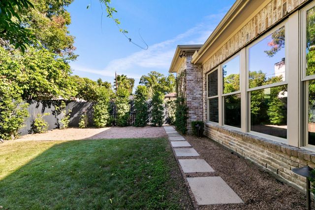 14122 Barryknoll Lane, Houston, TX 77079