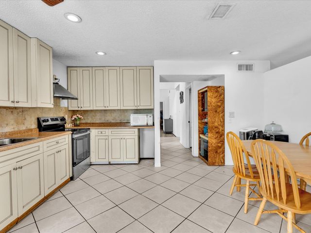 5610 Dewberry Way, West Palm Beach, FL 33415