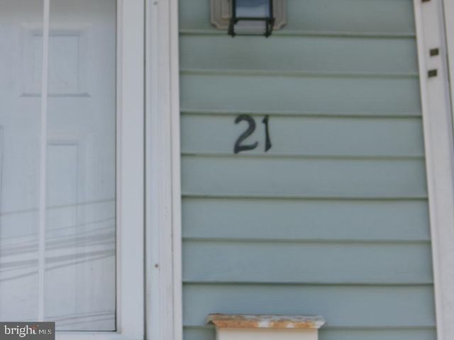 21 RHODES AVE, Darby, PA 19023