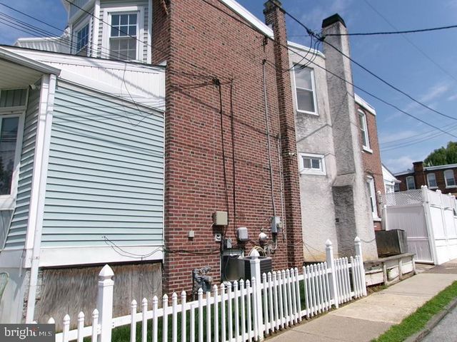 21 RHODES AVE, Darby, PA 19023