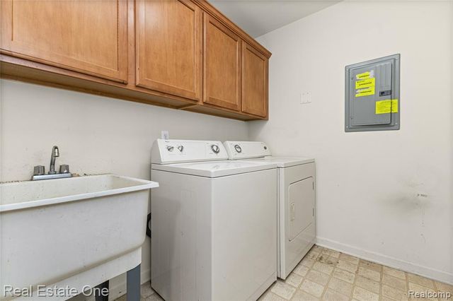 14286 Moravian Manor Circle, Sterling Heights, MI 48312