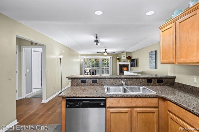 14286 Moravian Manor Circle, Sterling Heights, MI 48312