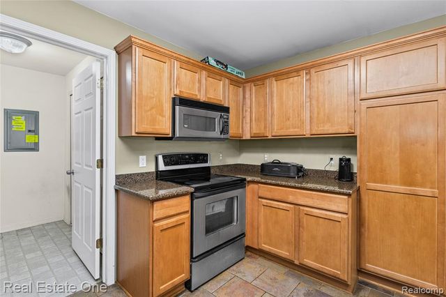 14286 Moravian Manor Circle, Sterling Heights, MI 48312