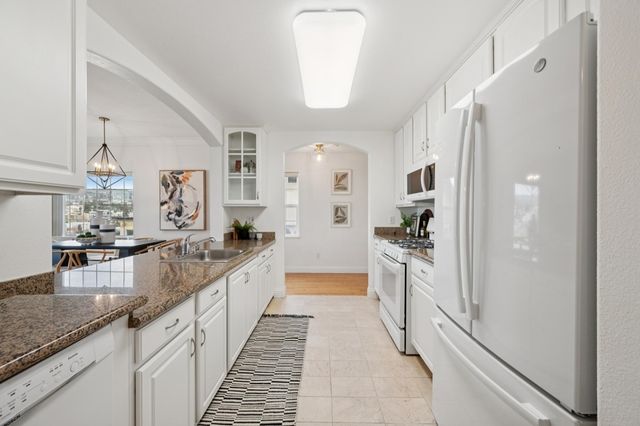 567 567 Merritt Ave, Oakland, CA 94610