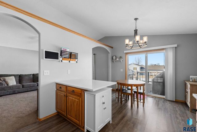 3805 S Camden Ave Avenue, Sioux Falls, SD 57106